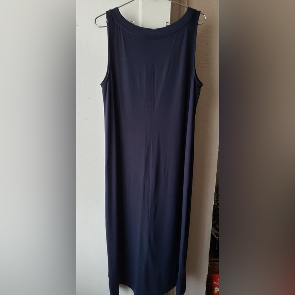 NWT. J.Jill t shirt dress. navy blue. Never worn. Perfect for summer heat. - Picture 3 of 4